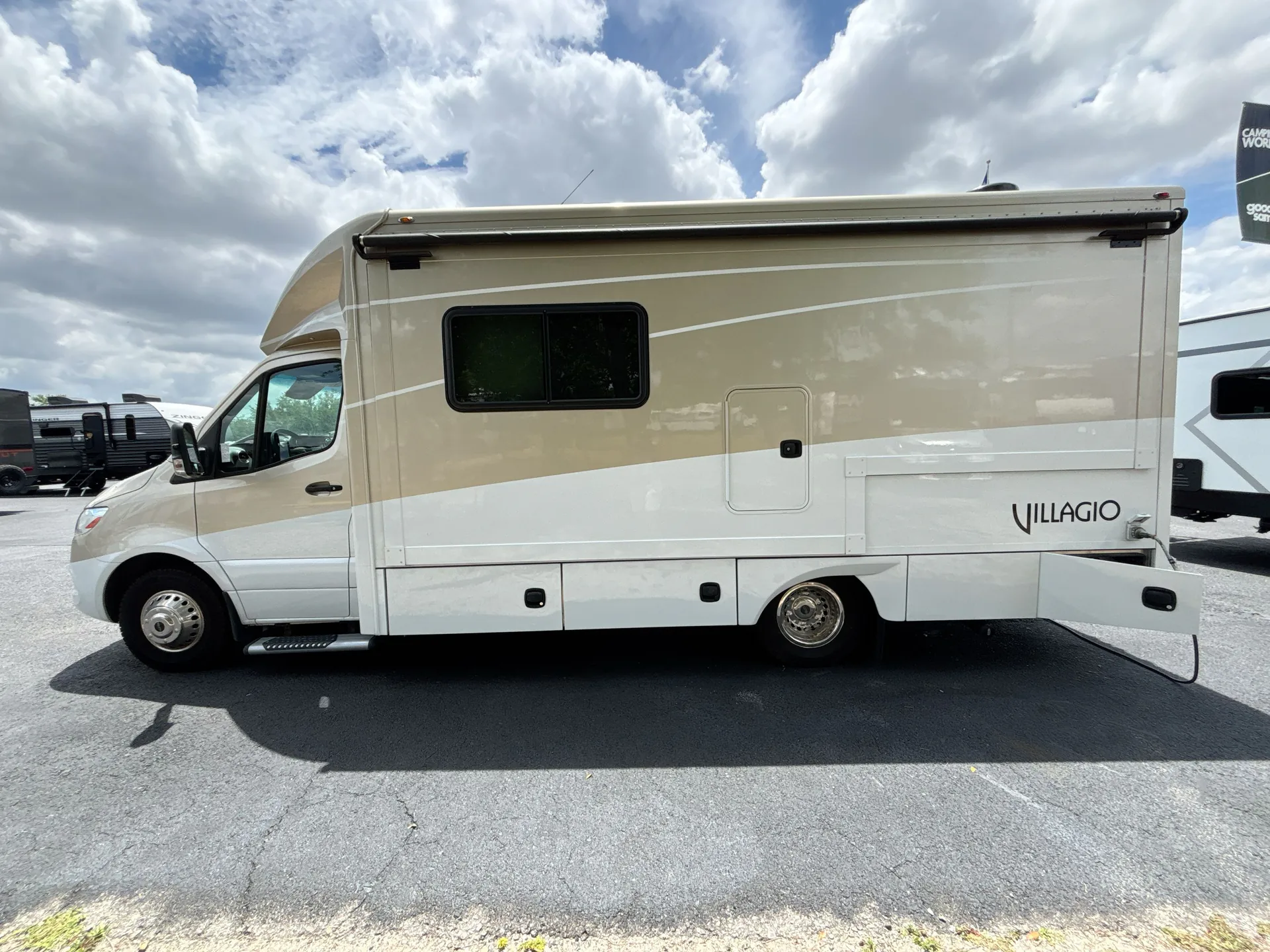 2021 Renegade RV Villagio 25FWS dealer photo 6 from Camping World