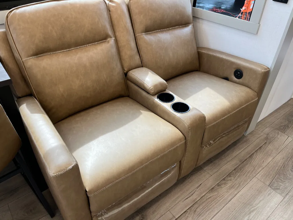 2026 Brinkley Model G 4100, Photos photo 13