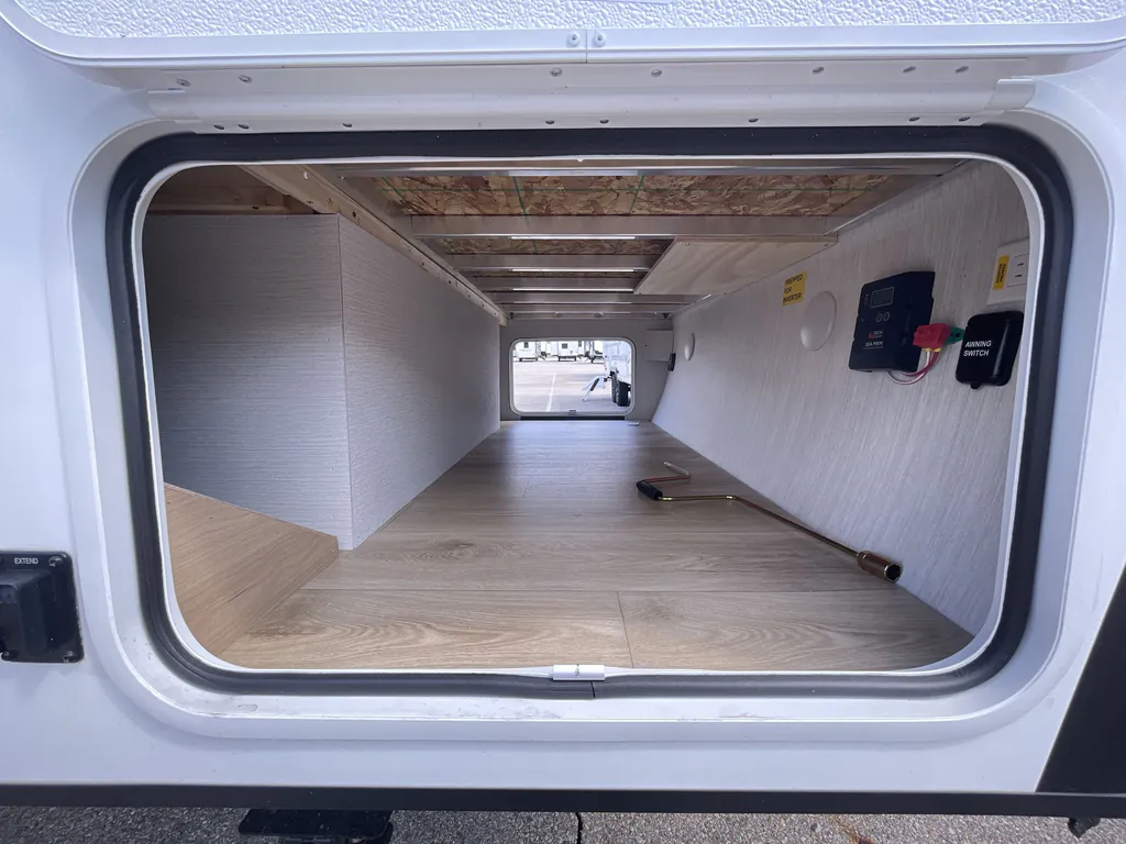 2027 Winnebago Micro Minnie 2108DS, Photos photo 25