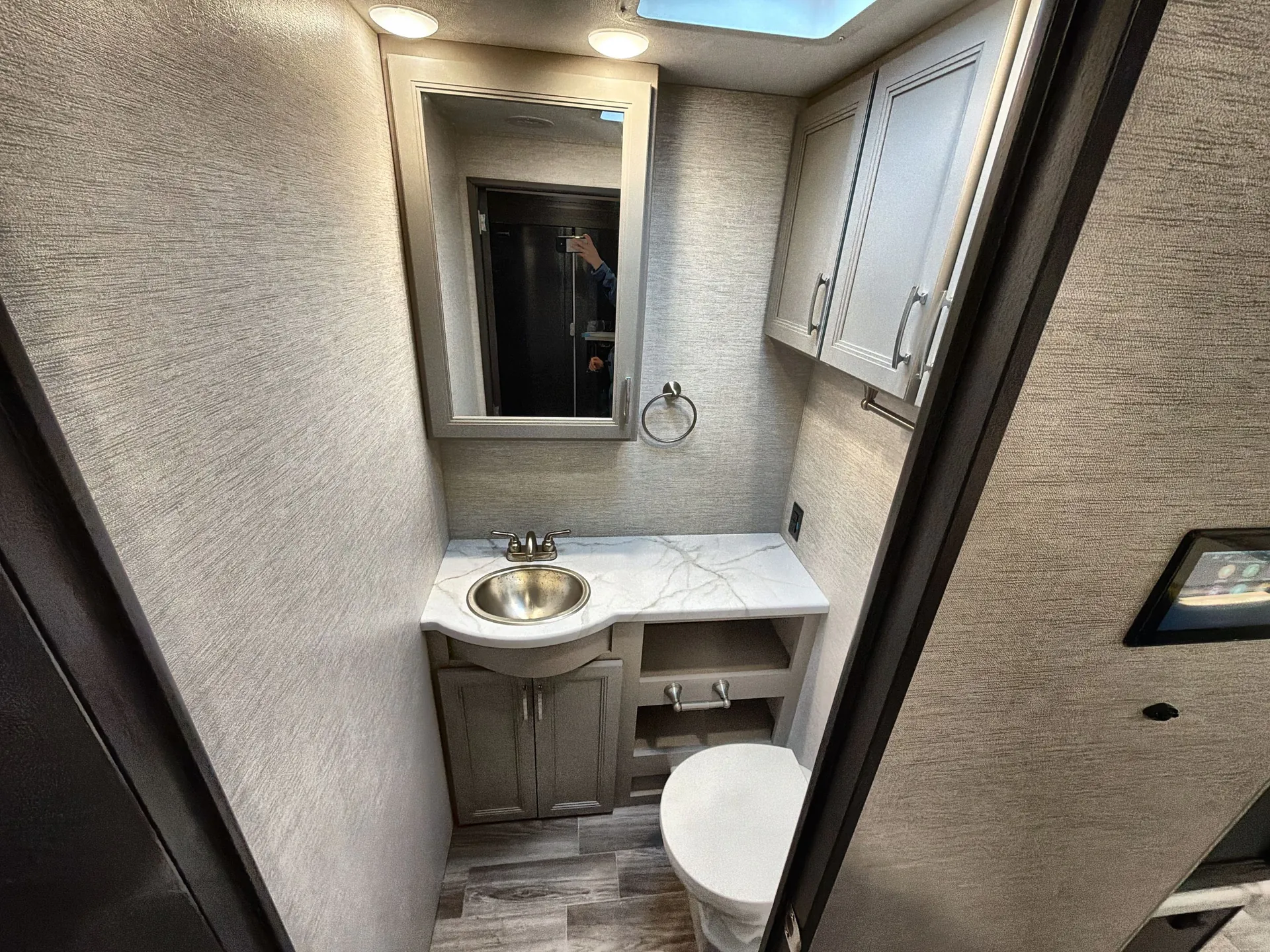 2026 Thor Motor Coach Luminate HH36 - Photo 4