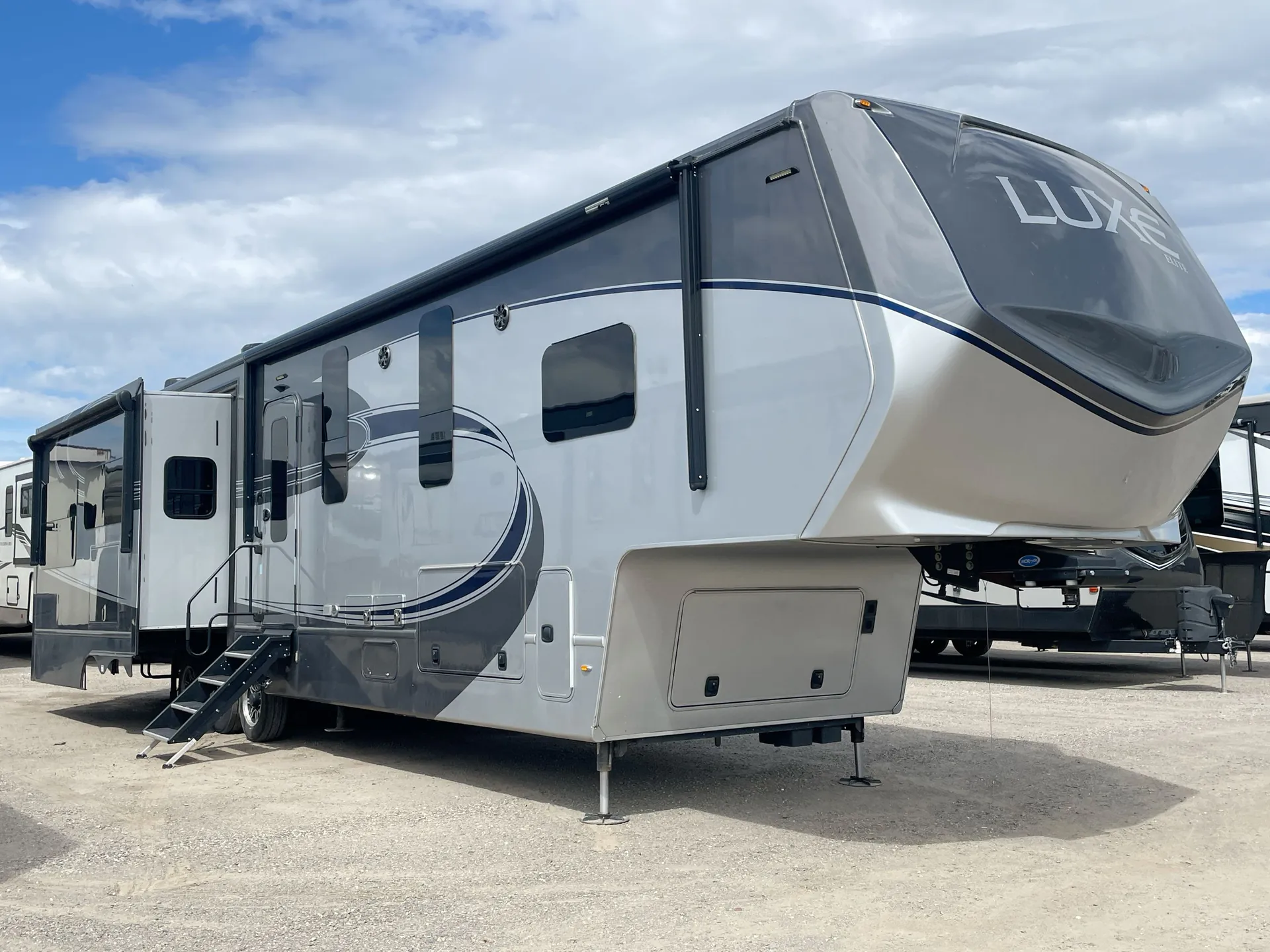 2021 The Rv Factory Elite 42MD - Main photo