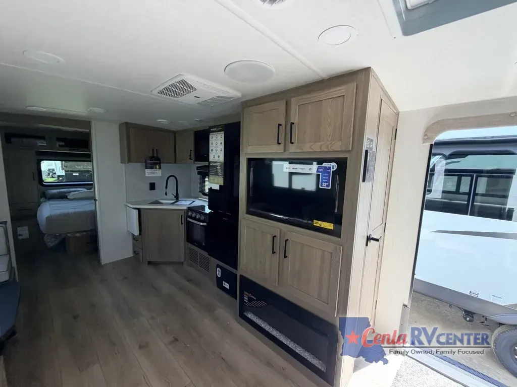 2027 Forest River Rockwood Ultra Lite 2706BH — Photo 5