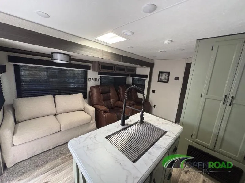 2022 Venture RV SportTrek 327VIK - Photo 2