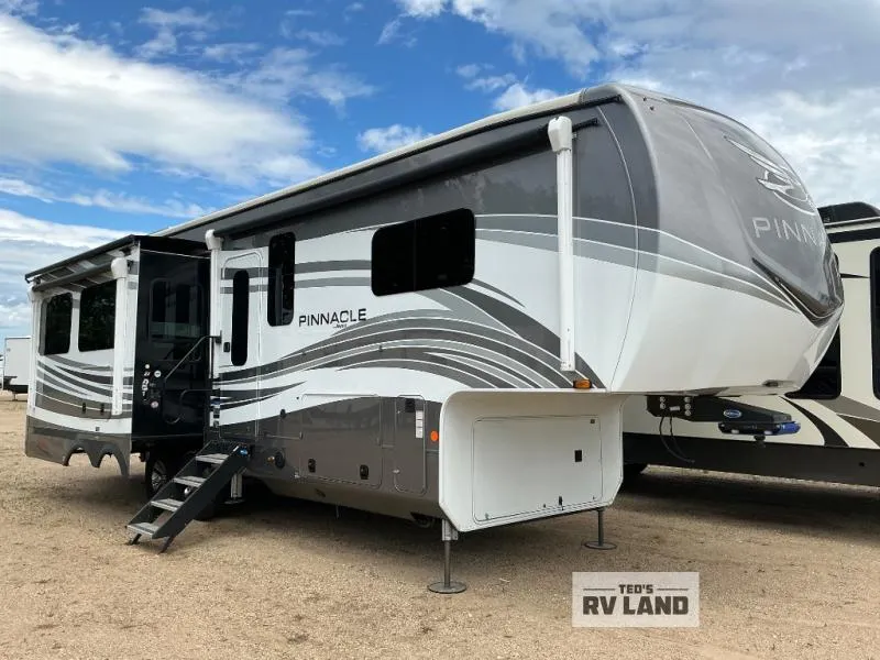 2022 Jayco Pinnacle 32RLTS - Photo 2