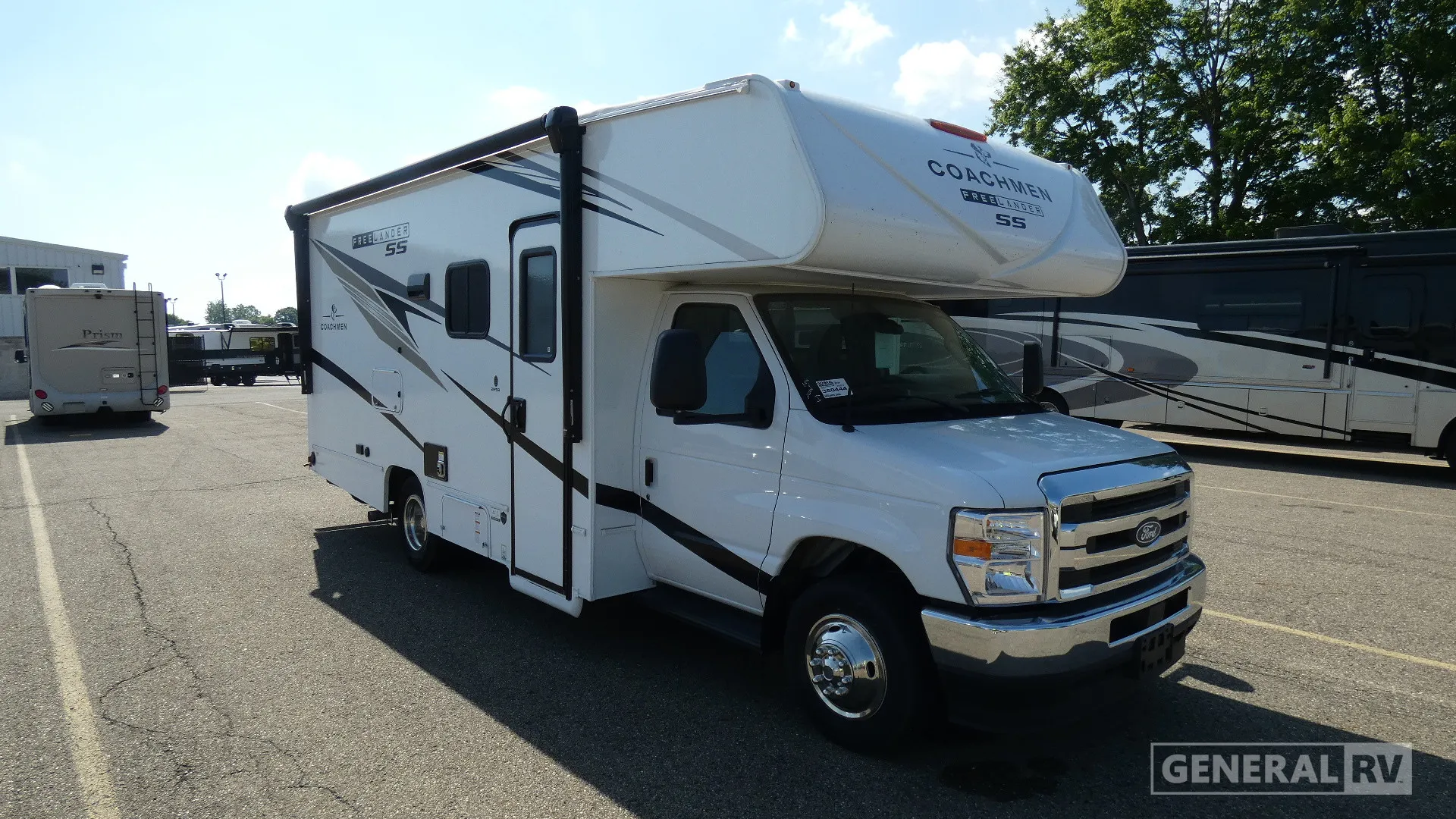 2026 Coachmen Freelander 21RS - Photo 2