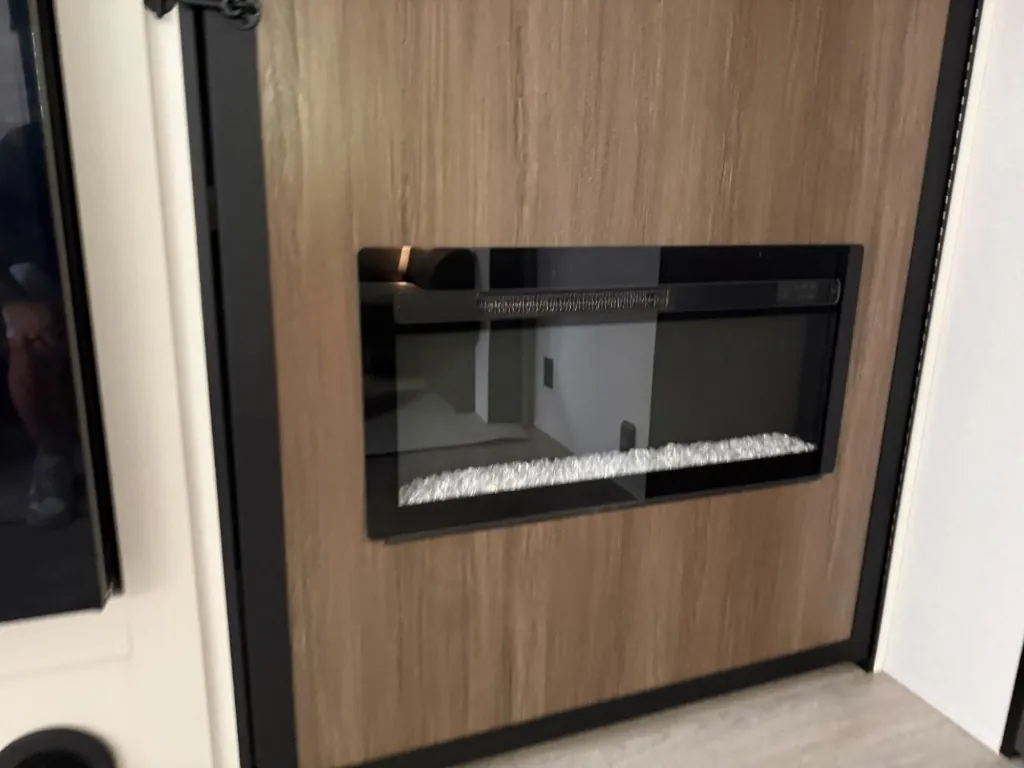 2027 Forest River Avenger 28QBS, Photos photo 14