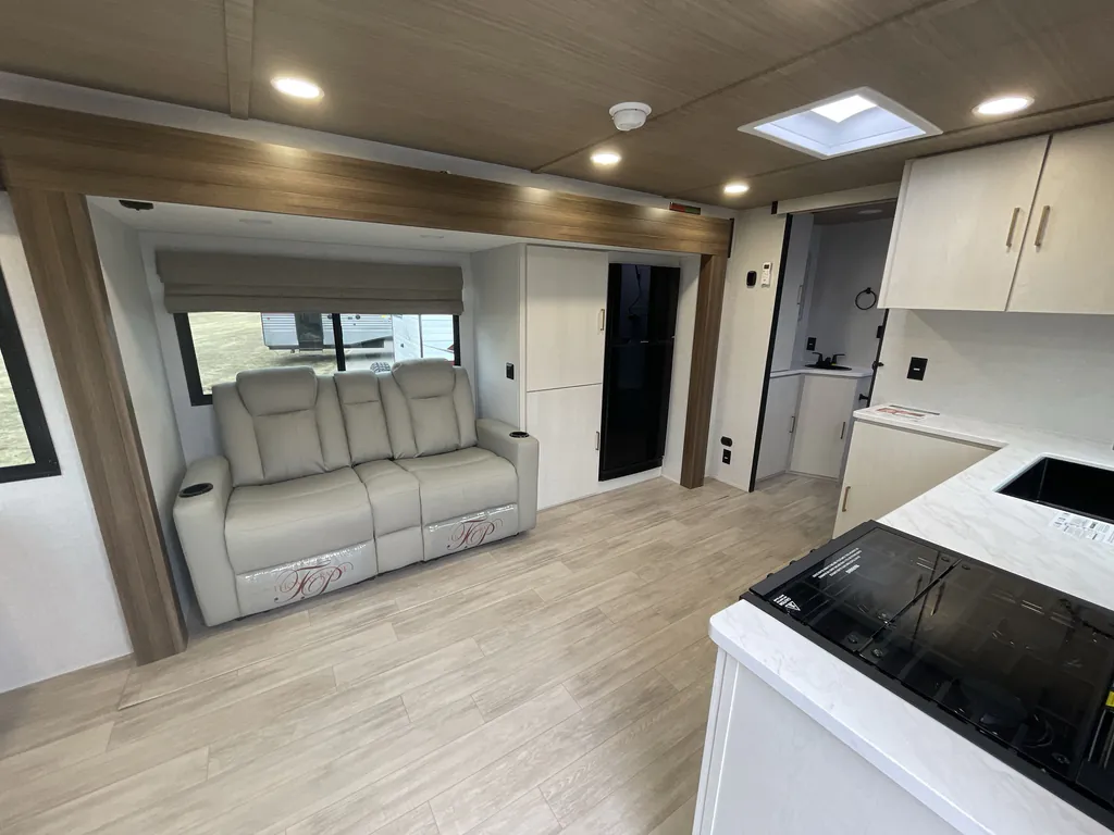 2026 Forest River Vibe Extreme Lite 2400RB, Photos photo 2