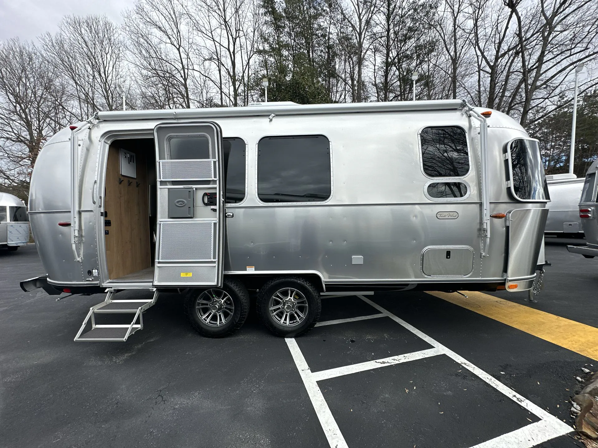 2025 Airstream Trade Wind 23FB - Photo 2