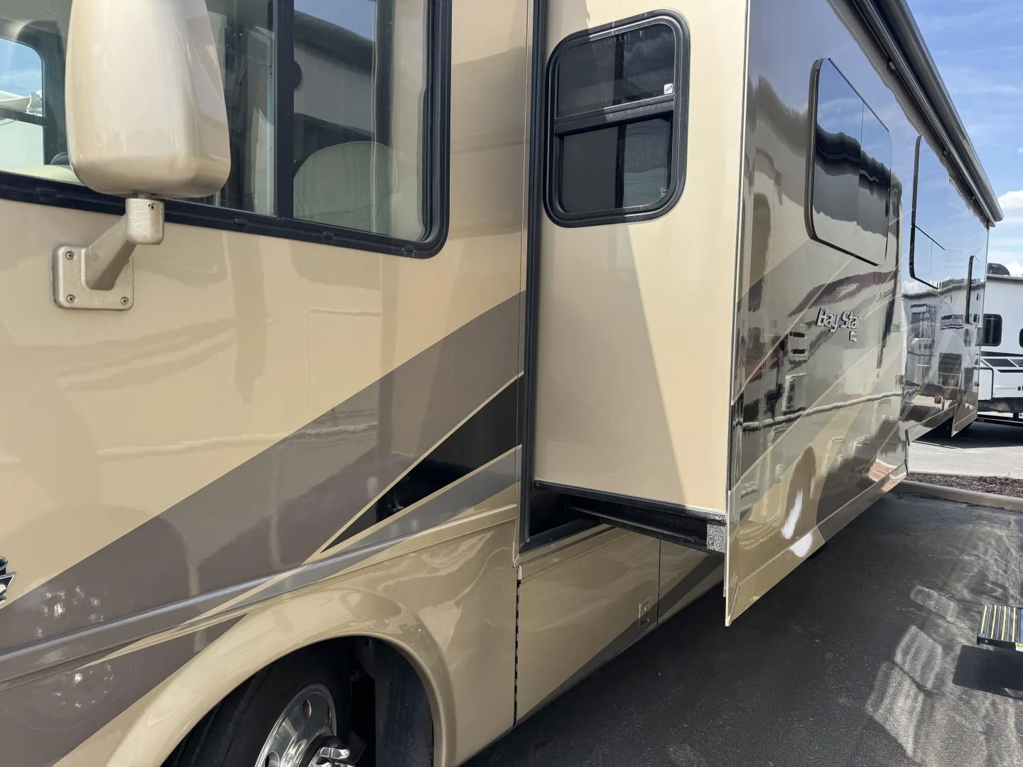 2016 Newmar Bay Star 3124 - Photo 4