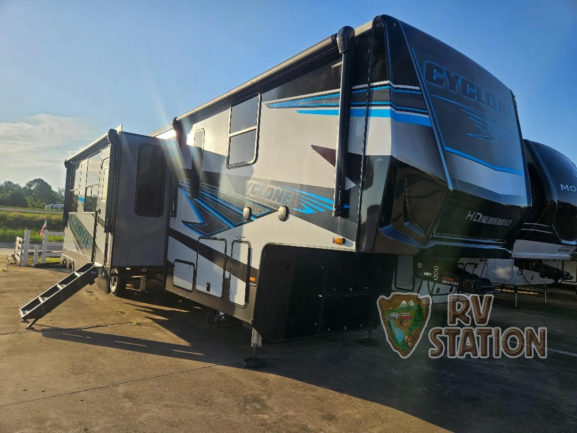 2023 Heartland Cyclone 4014C