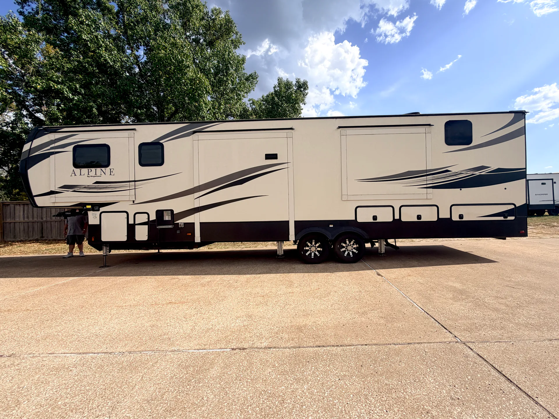 2020 Keystone Alpine 3711KP - Photo 2