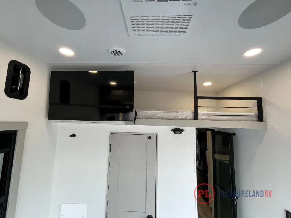 2026 Brinkley Model G 3970, Photos photo 15