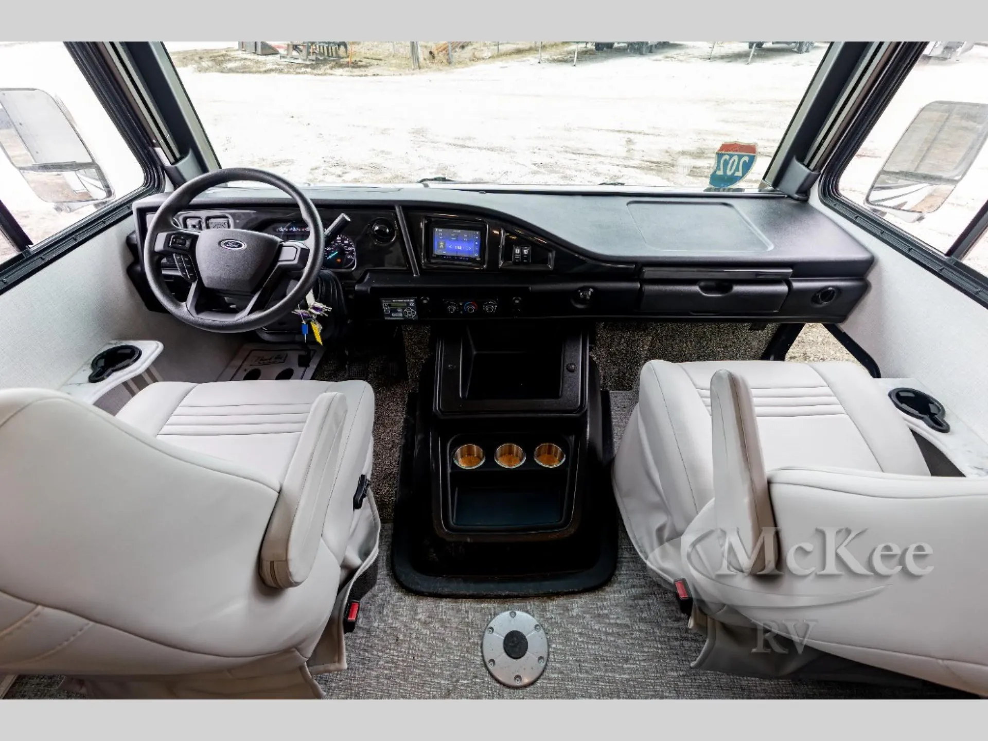 2026 Fleetwood Flair 32S - Photo 3