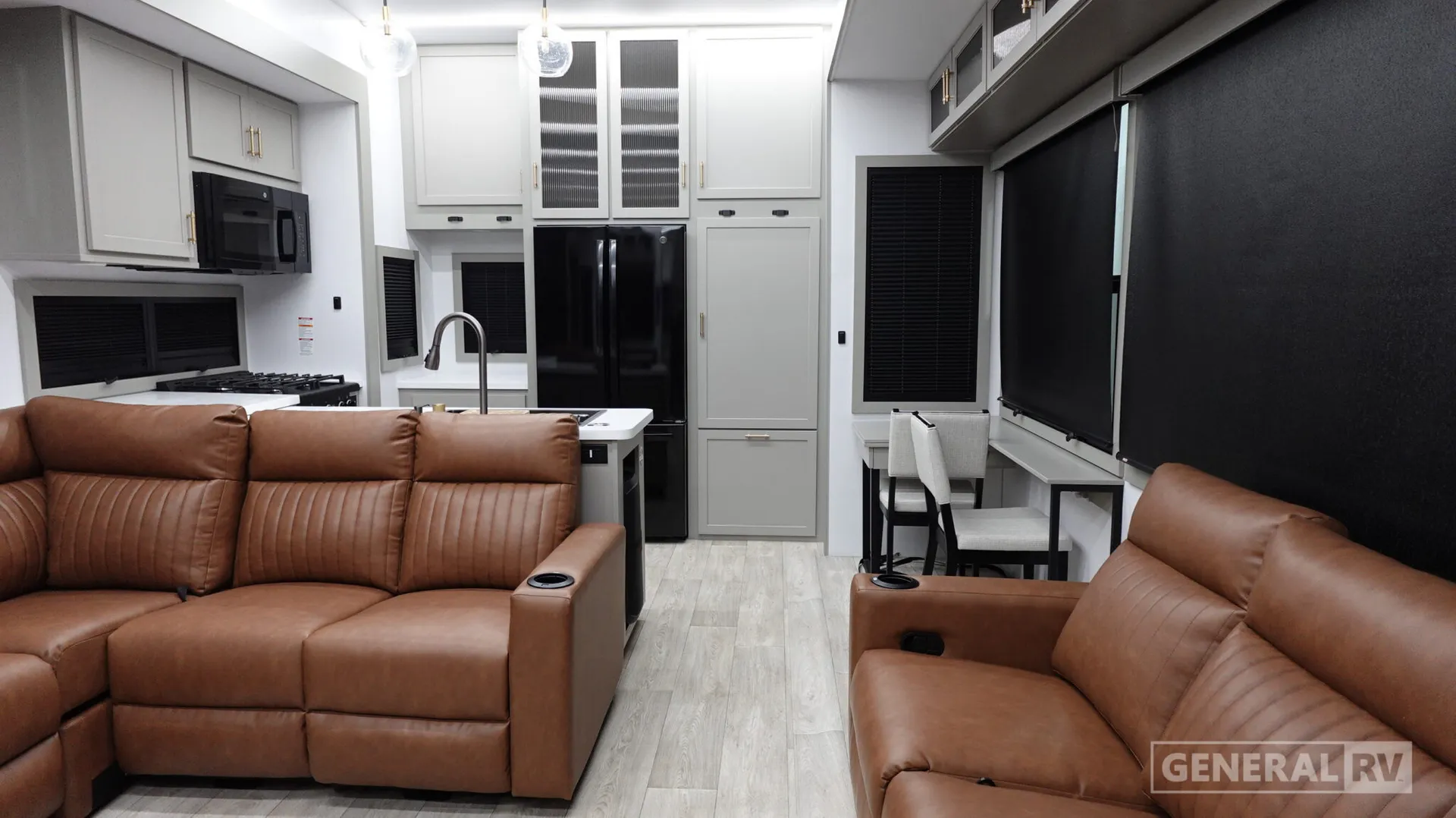 2027 Axiom Imperium I2900 - Photo 3
