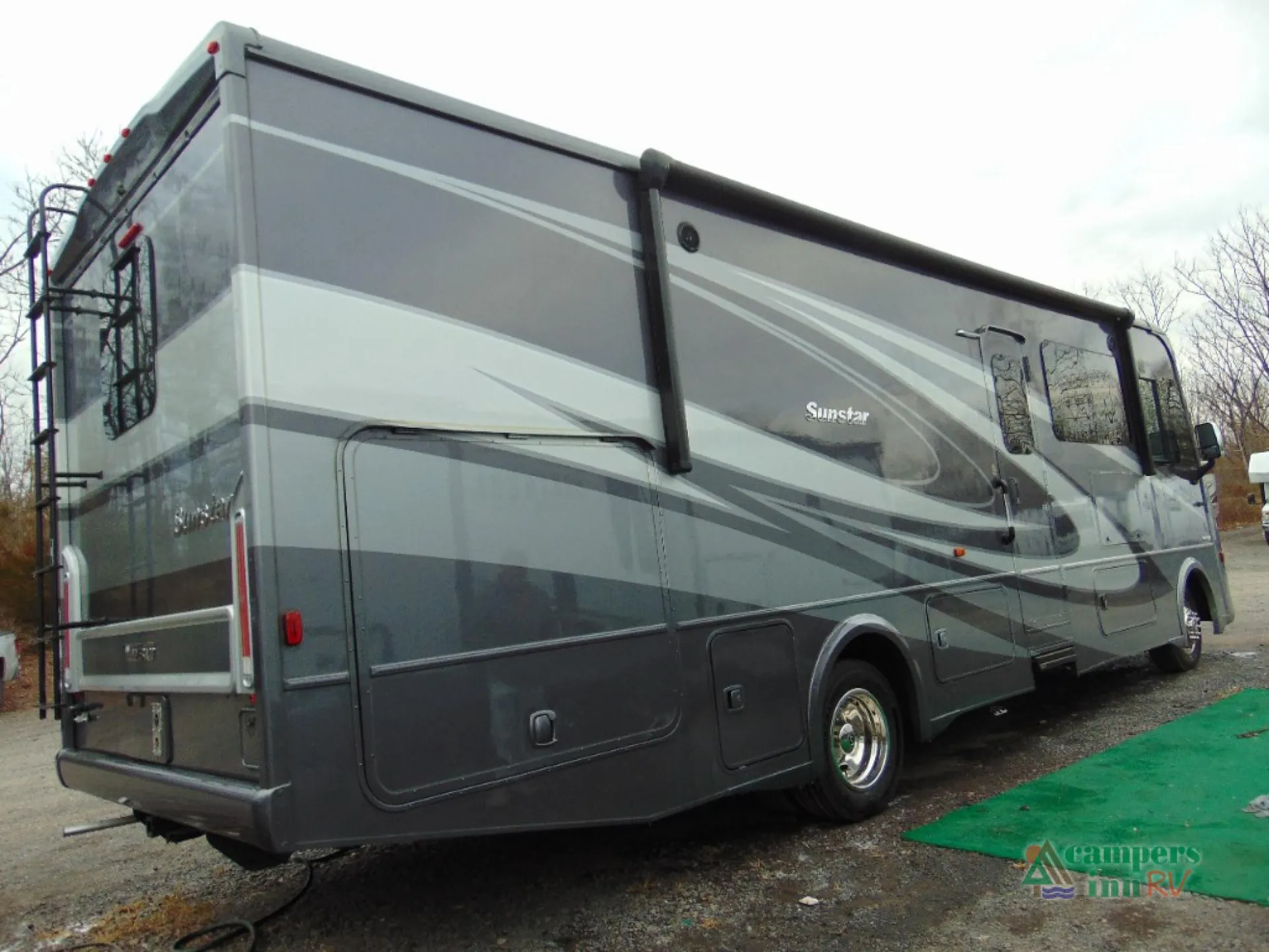 2024 Winnebago Sunstar 31B - Photo 3