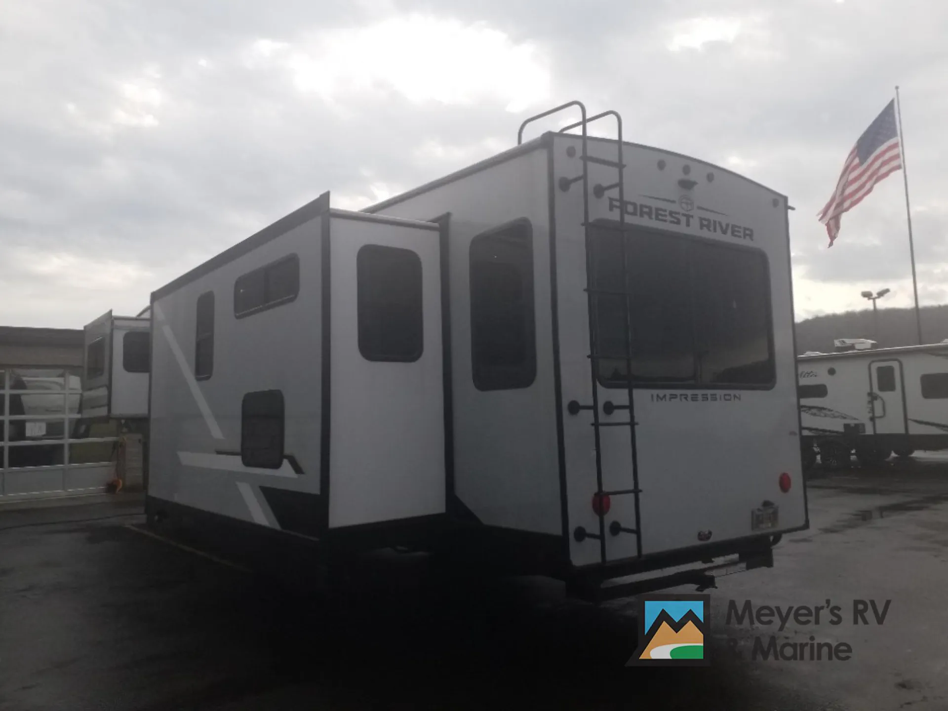 2025 Forest River Impression 318RL — Photo 5