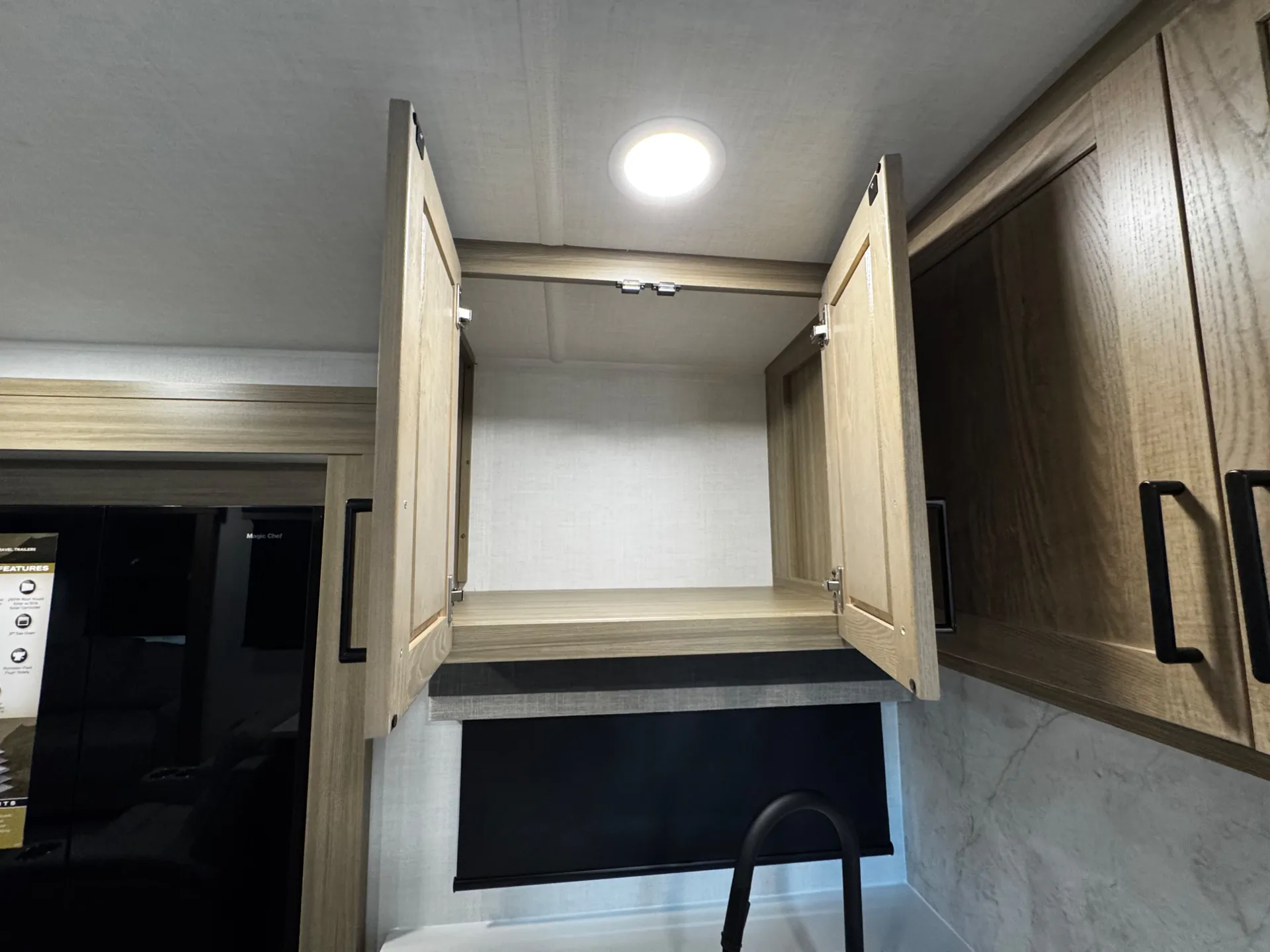 2027 Forest River Rockwood Ultra Lite 2921RL — Photo 7
