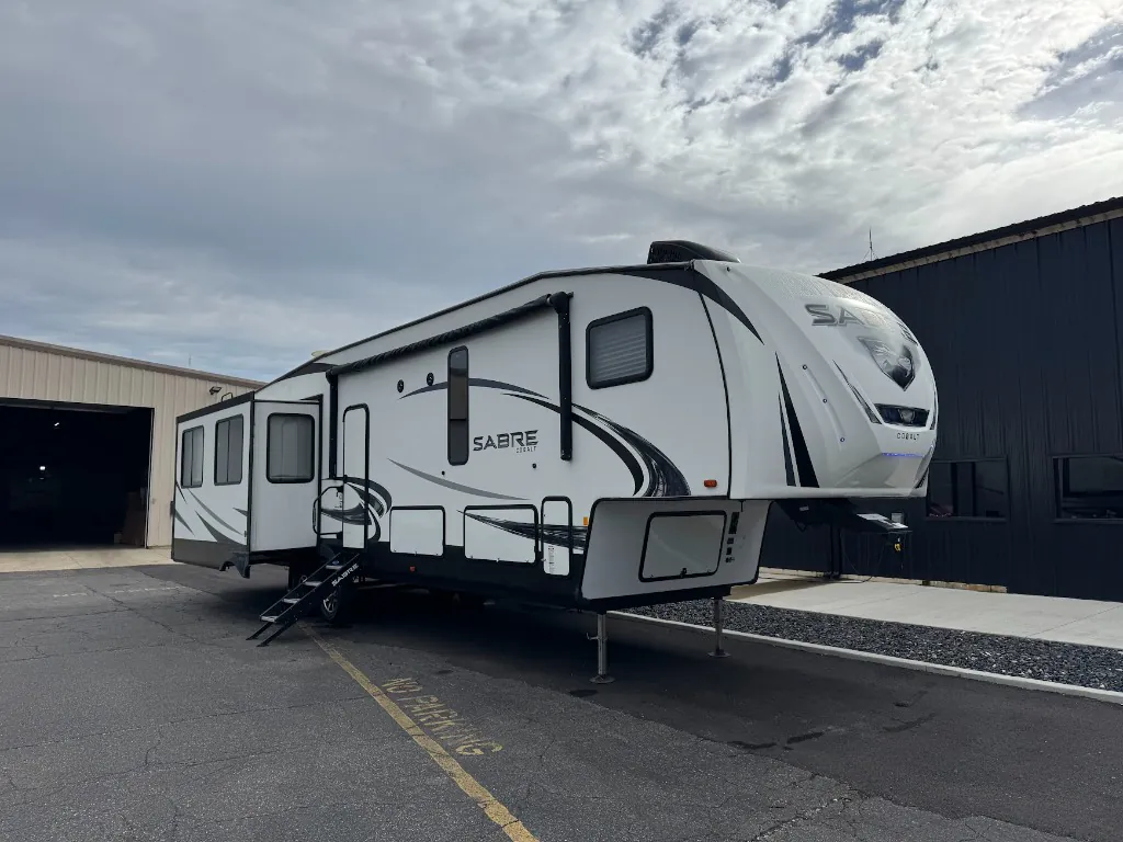 2019 Forest River Sabre 36BHQ, Photos photo 5