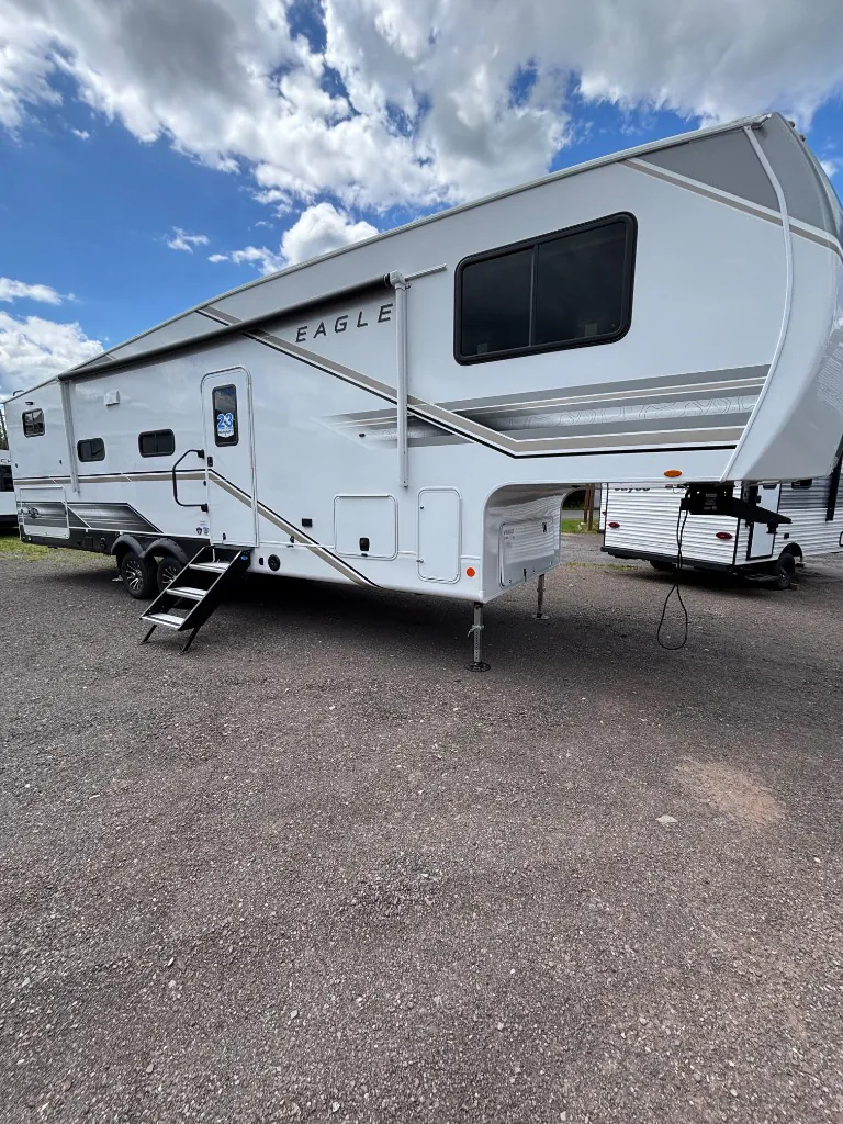 2027 Jayco Eagle 31QBH - Photo 3