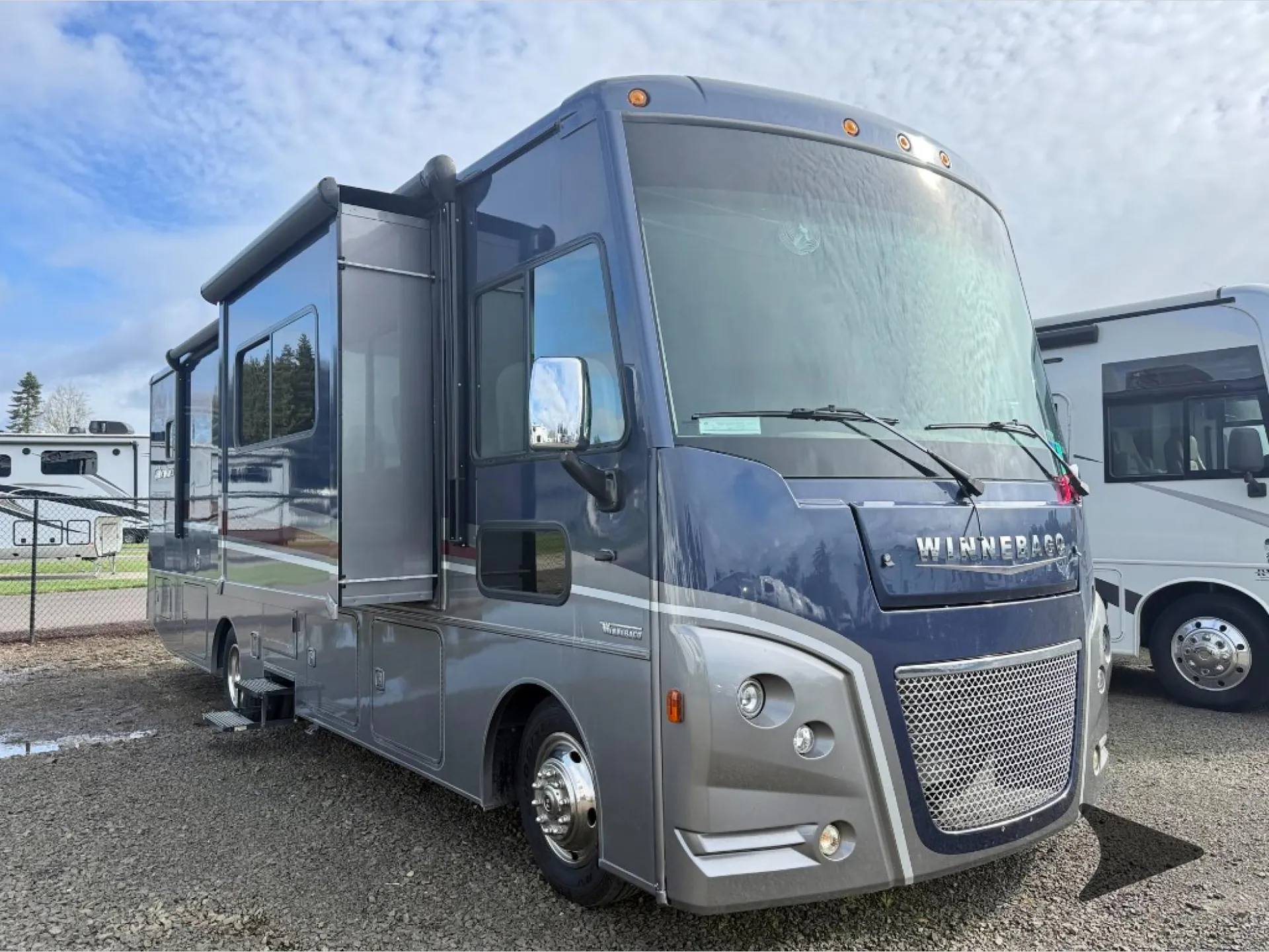 2022 Winnebago Adventurer 30T - Photo 2