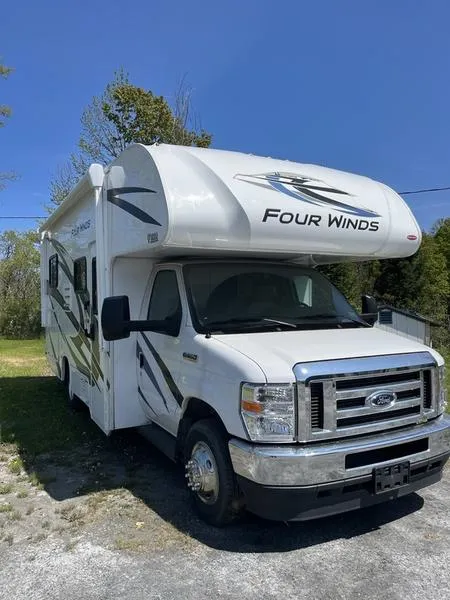 2022 Thor Motor Coach Four Winds 22E - Photo 2