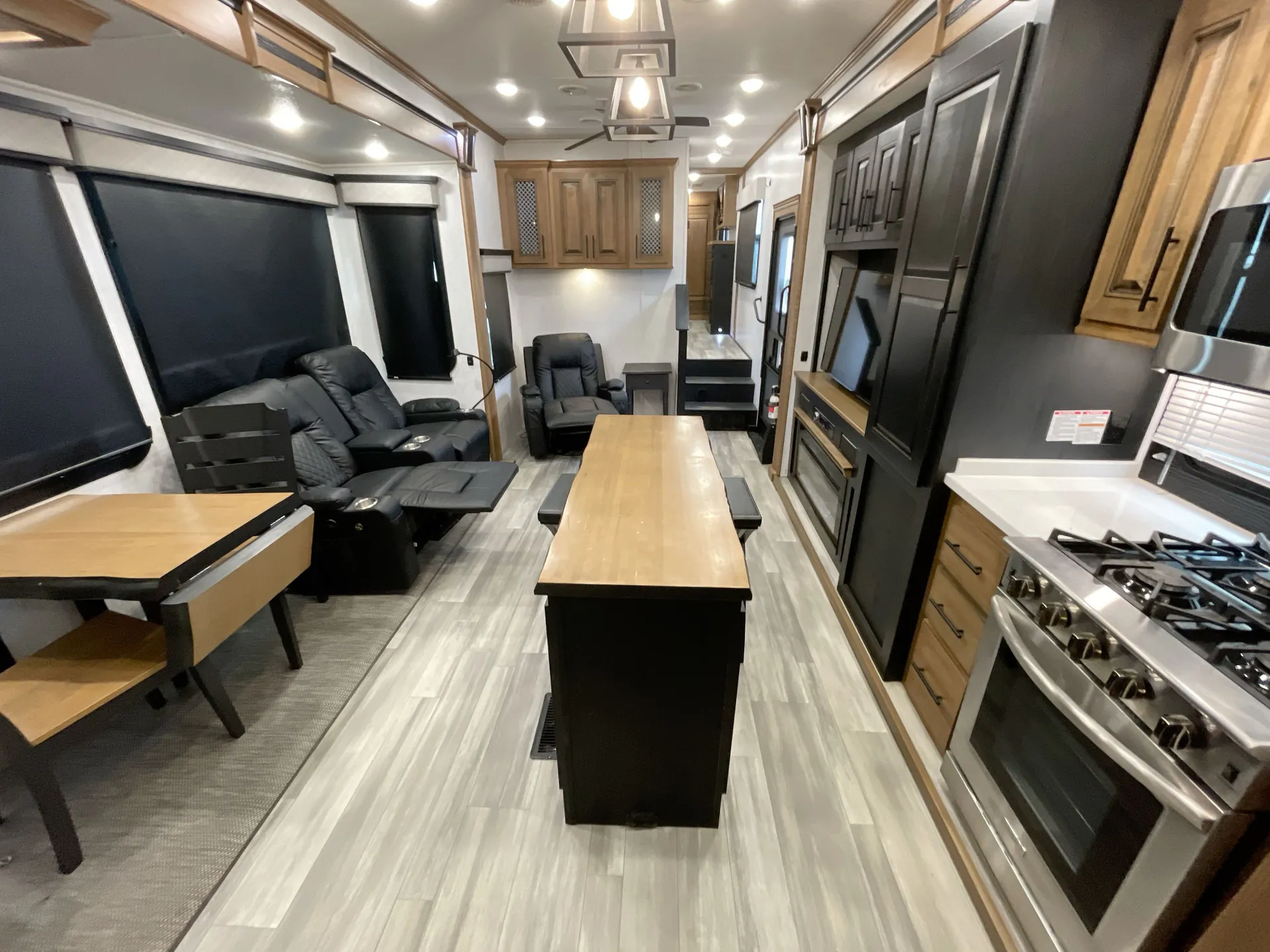 2021 Heartland Bighorn 3120RK — living area main