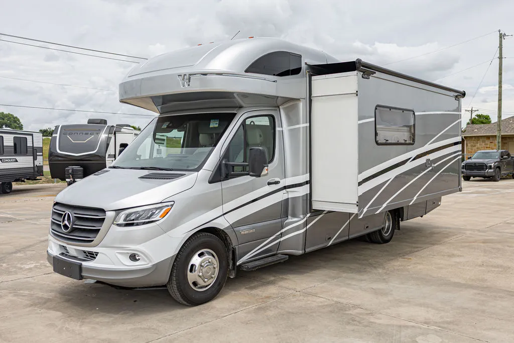 2022 Winnebago Navion 24D - Photo 2