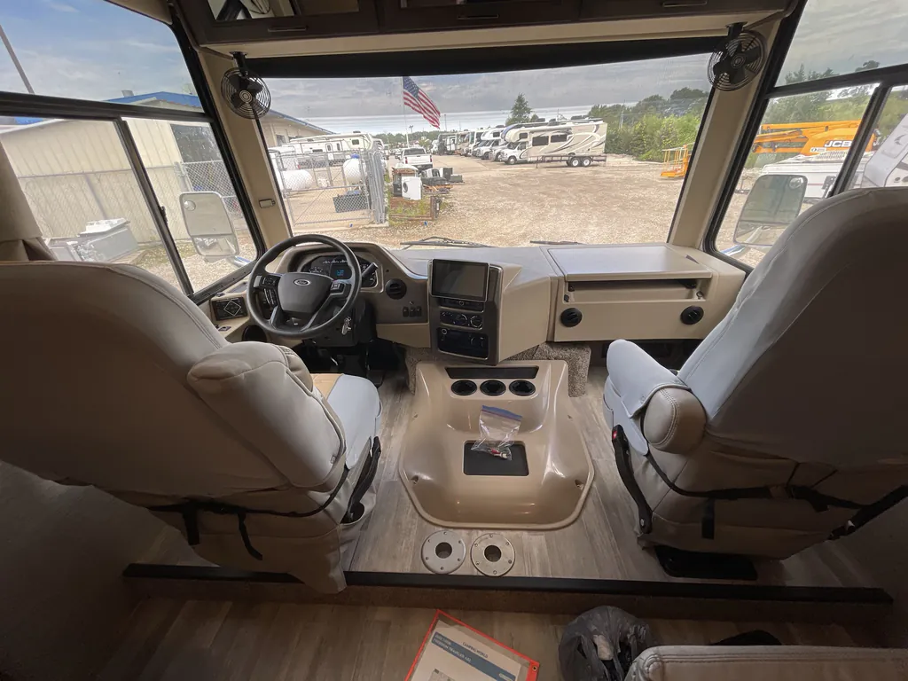 2022 Thor Motor Coach Freedom Traveler A32, Photos photo 19