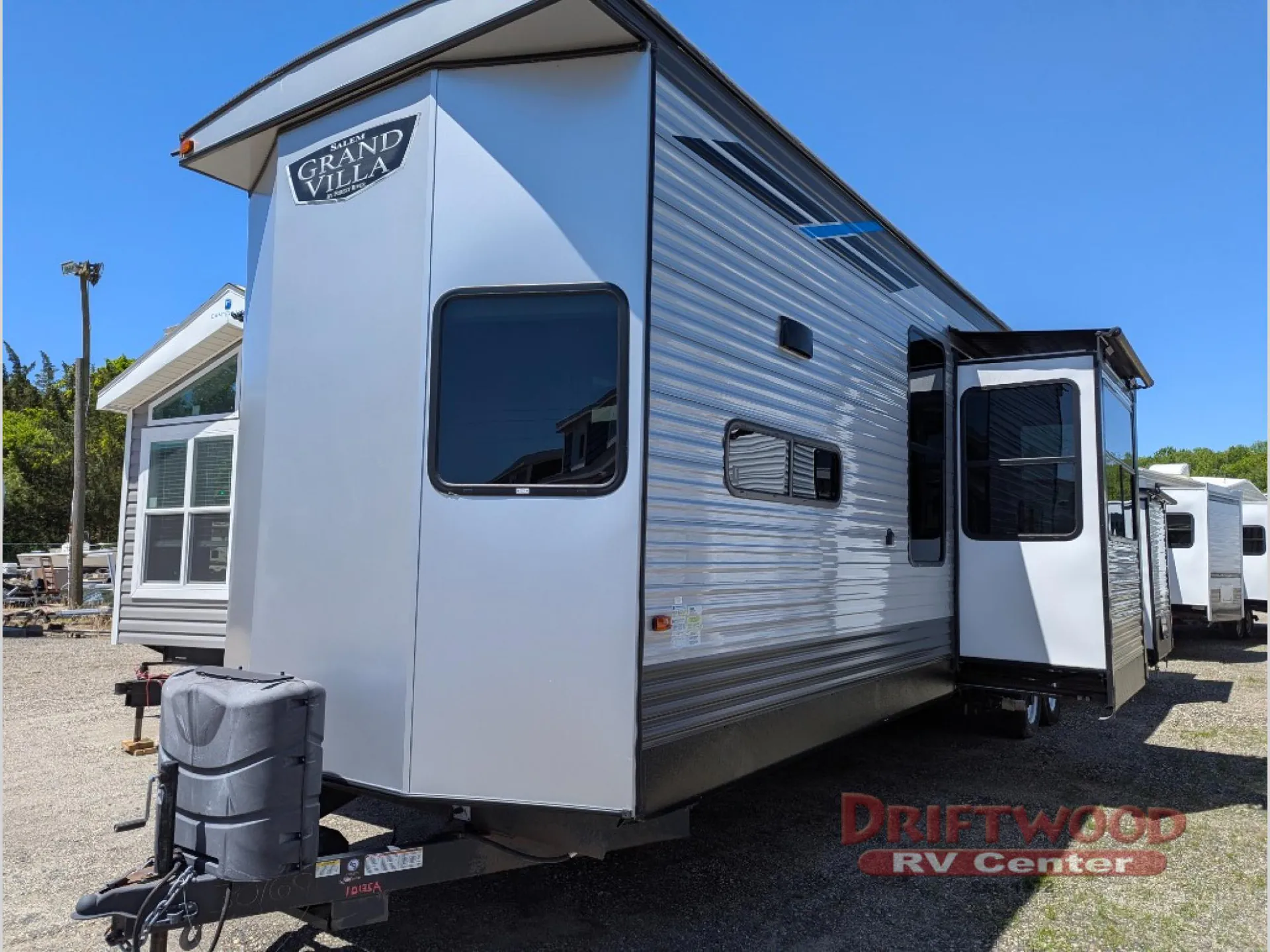 2022 Forest River Salem Grand Villa 42FK - Photo 3