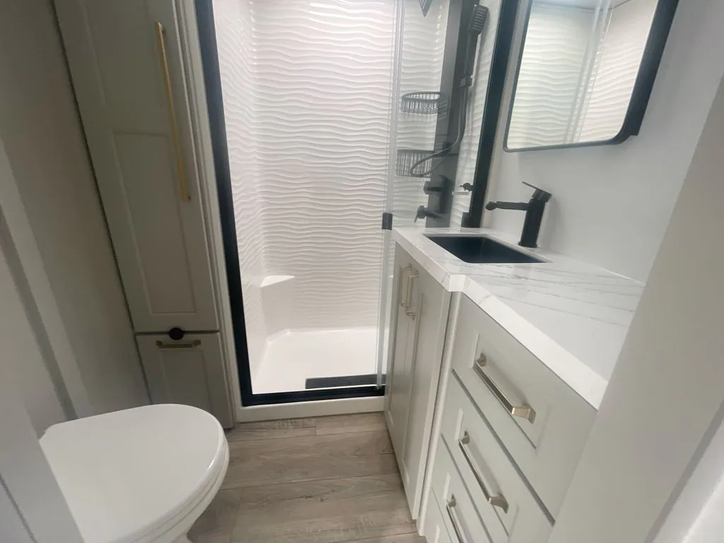 2026 Brinkley Model G 3950, Photos photo 12