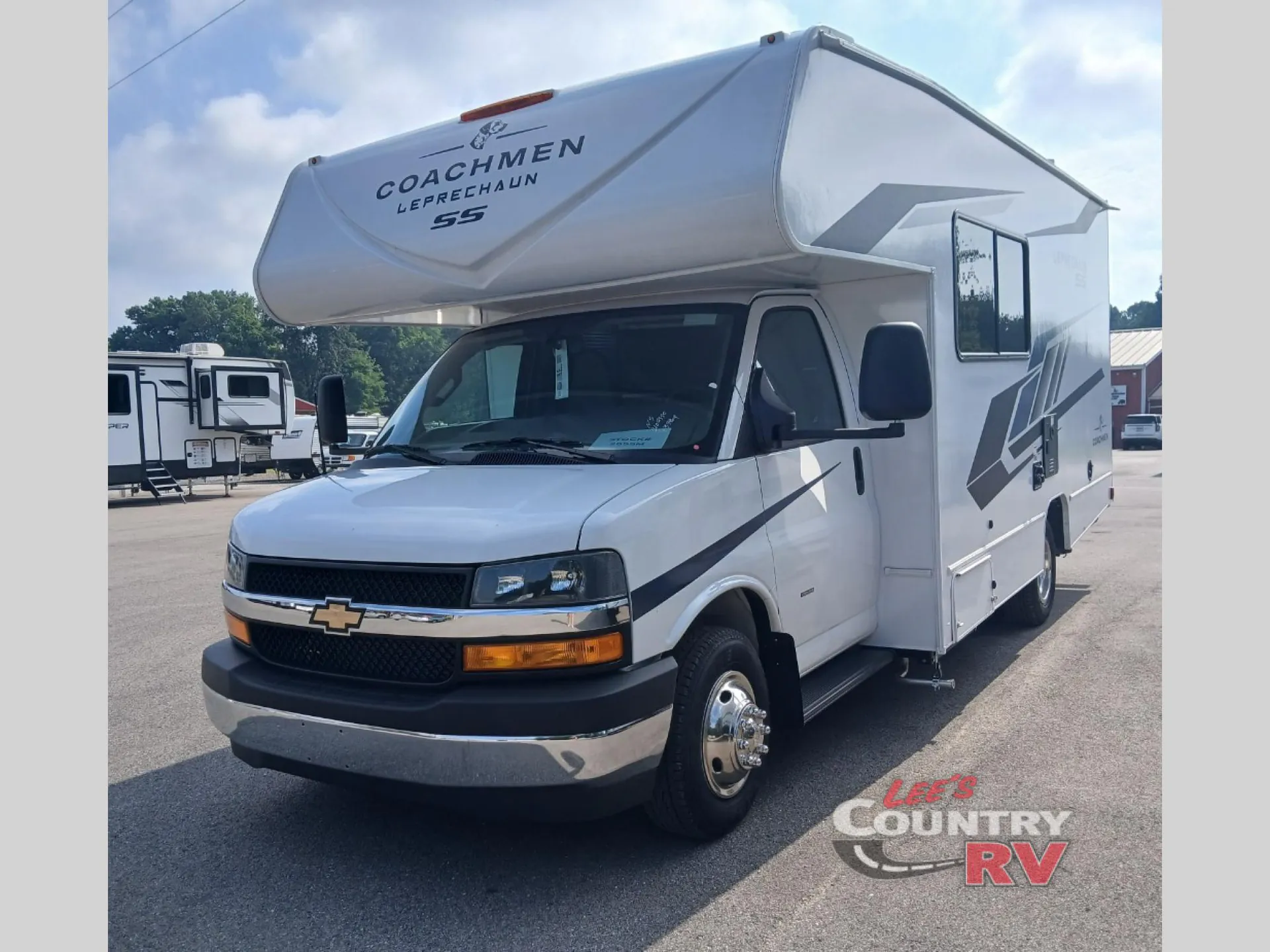 2026 Coachmen Leprechaun 210QSS CHEVY 3500 - Photo 3
