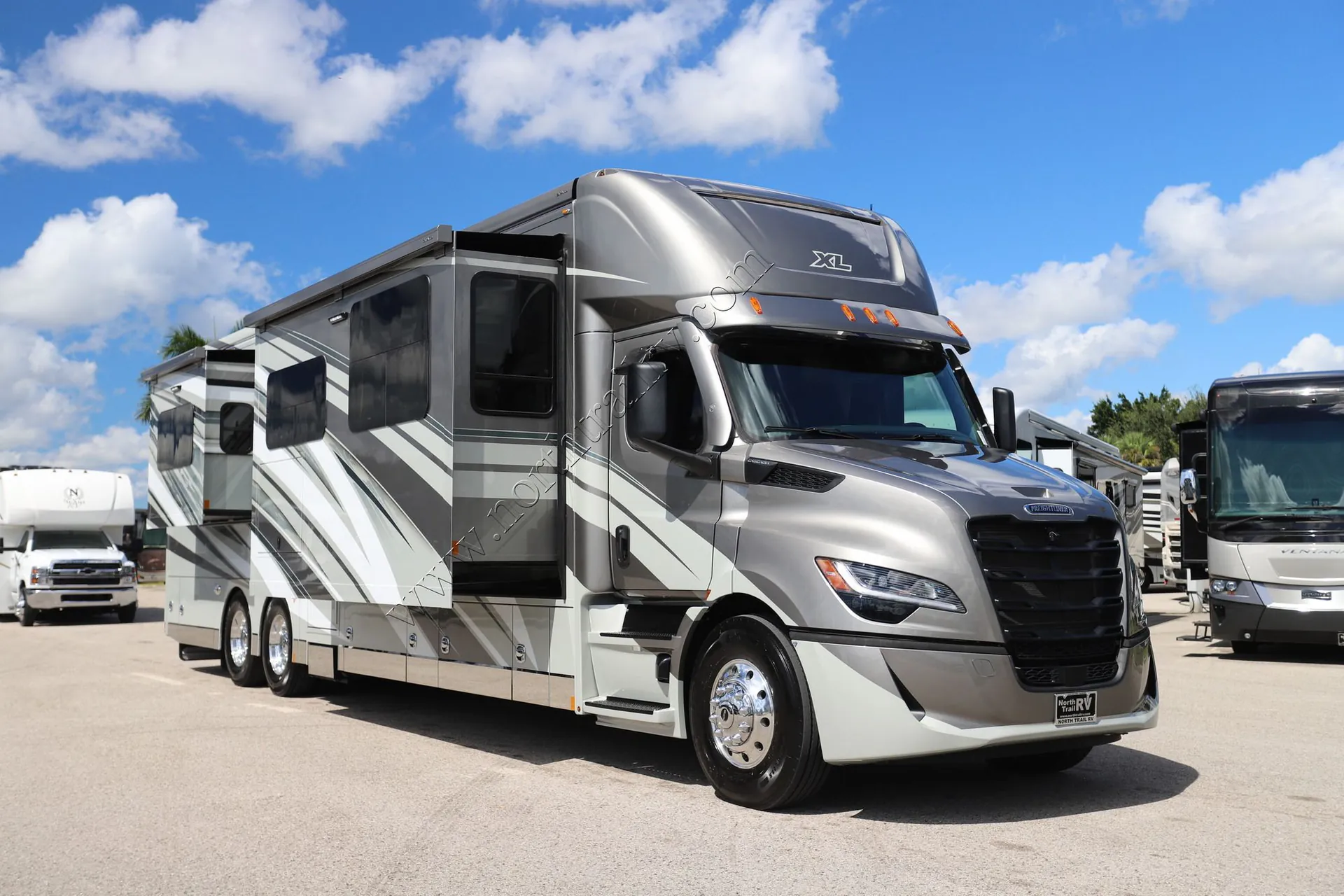 2027 Renegade RV XL 43DB - Photo 3