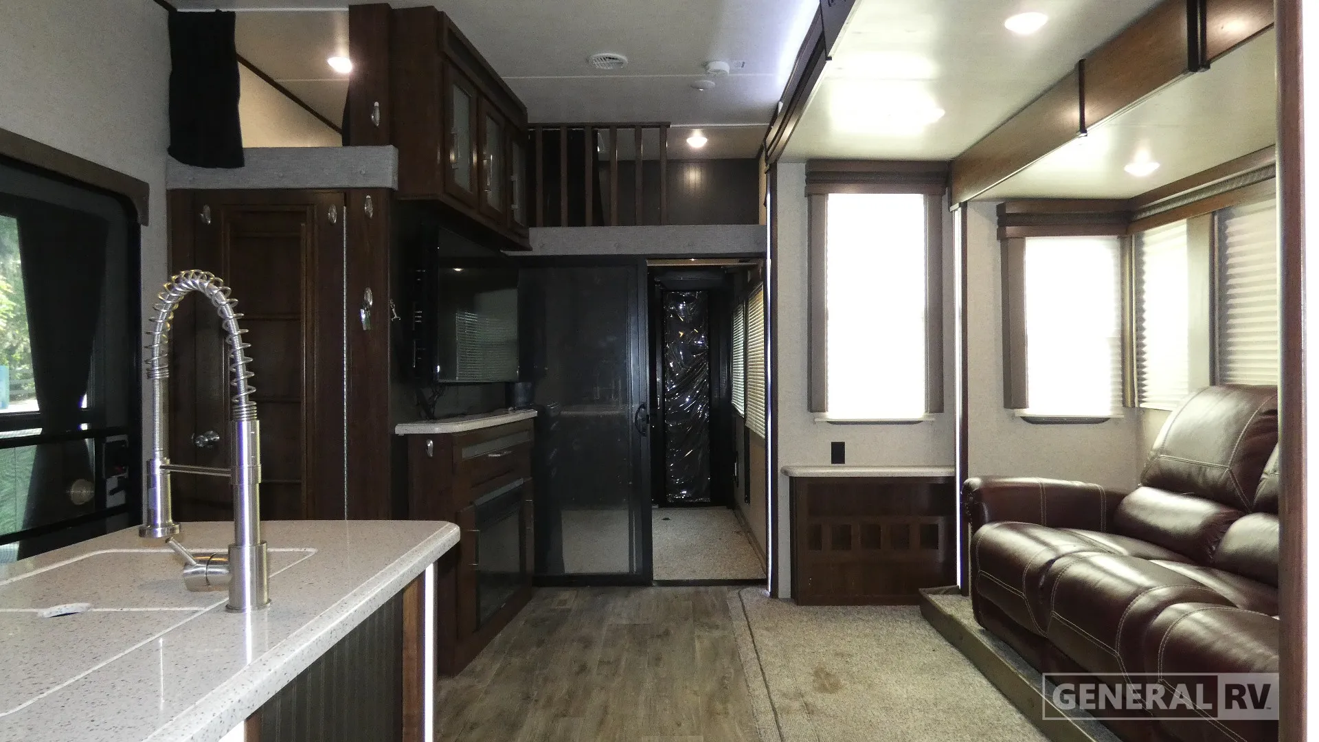 2018 Heartland Cyclone 3611JS - Photo 3