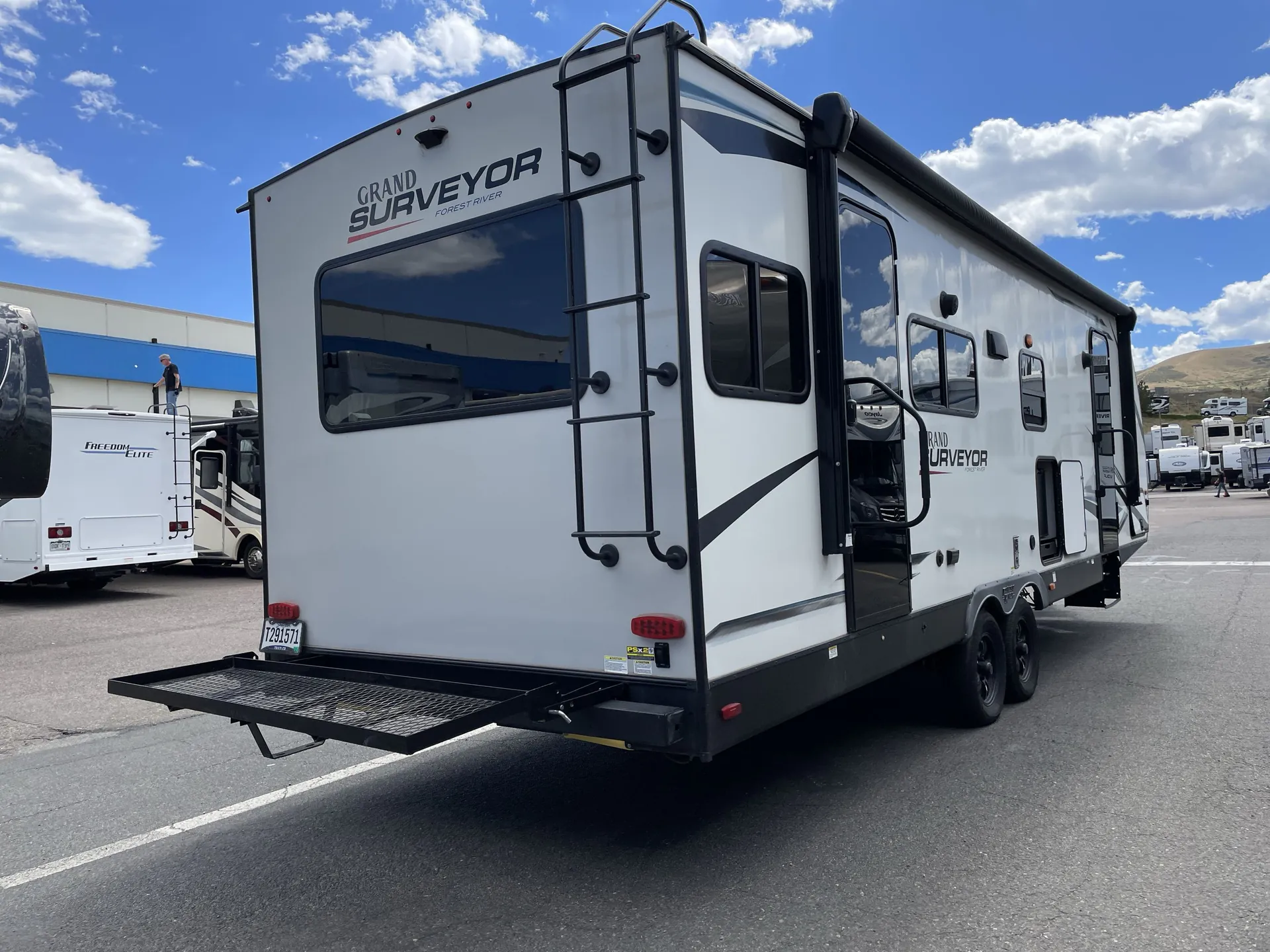 2023 Forest River Grand Surveyor 253RLS — campside