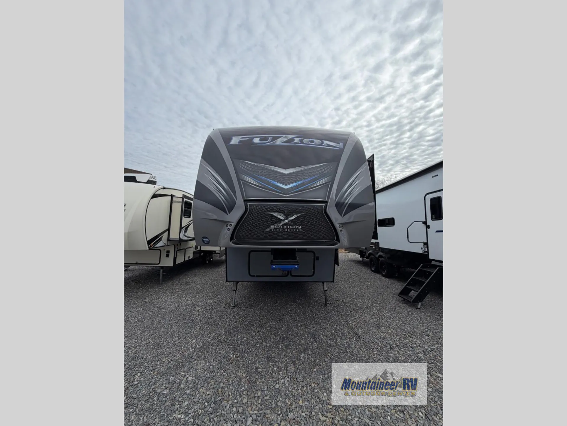 2017 Keystone Fuzion 369 - Photo 3