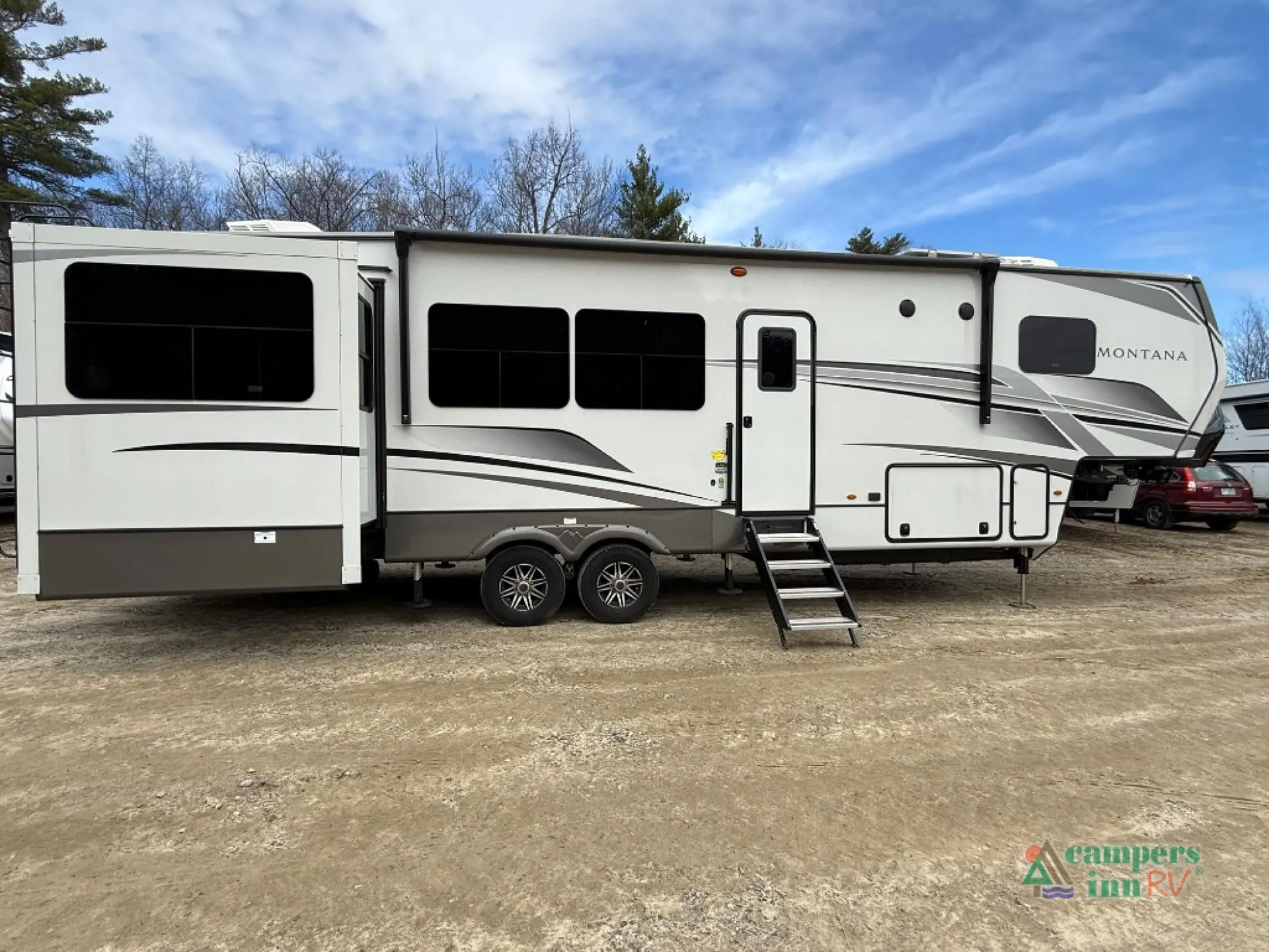 2024 Keystone Montana 3531RE - Photo 2