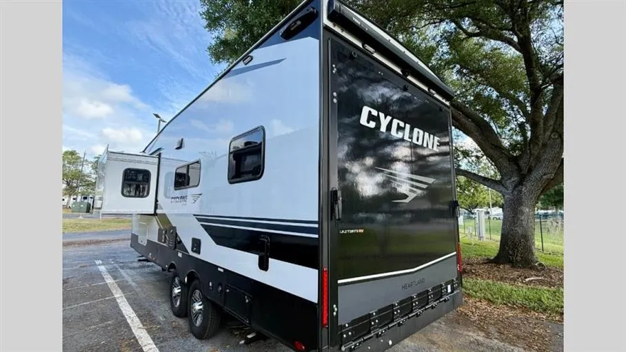 2026 Heartland Cyclone 2214 - Photo 4