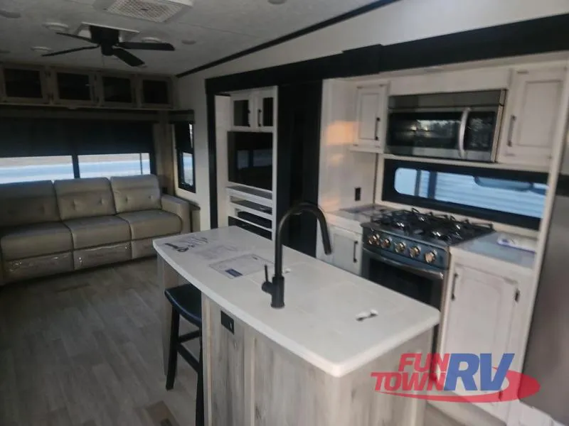 2023 KZ Durango 333RLT - Photo 3