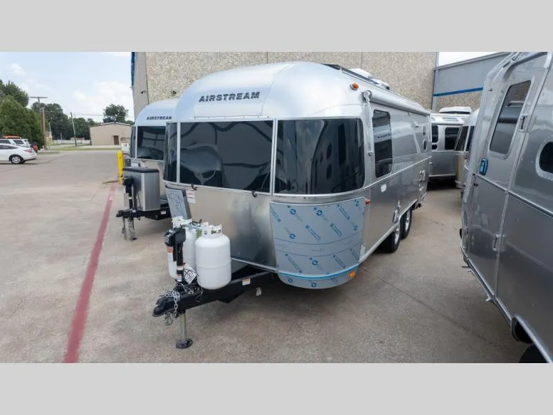2026 Airstream Flying Cloud 23FB - Photo 4