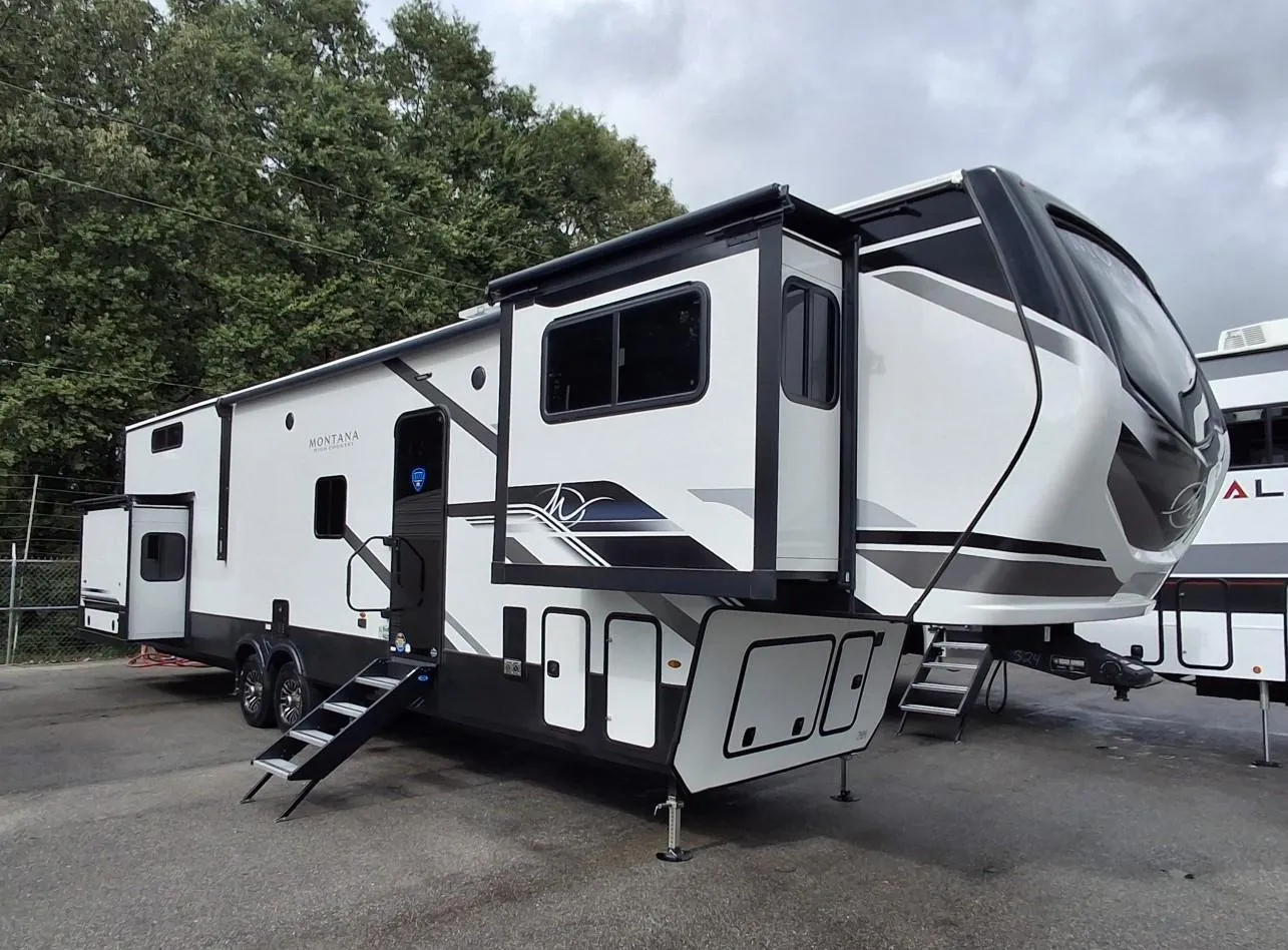 2025 Keystone Montana High Country 377FL - Photo 2