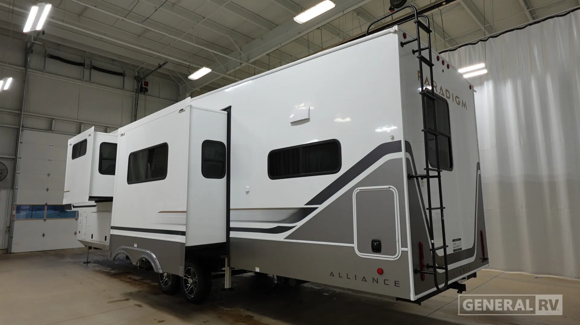 2026 Alliance RV Paradigm 382RK - Photo 4