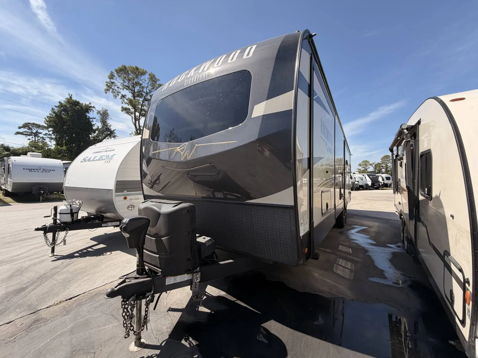 2022 Forest River Rockwood Signature 8337RL - Photo 2