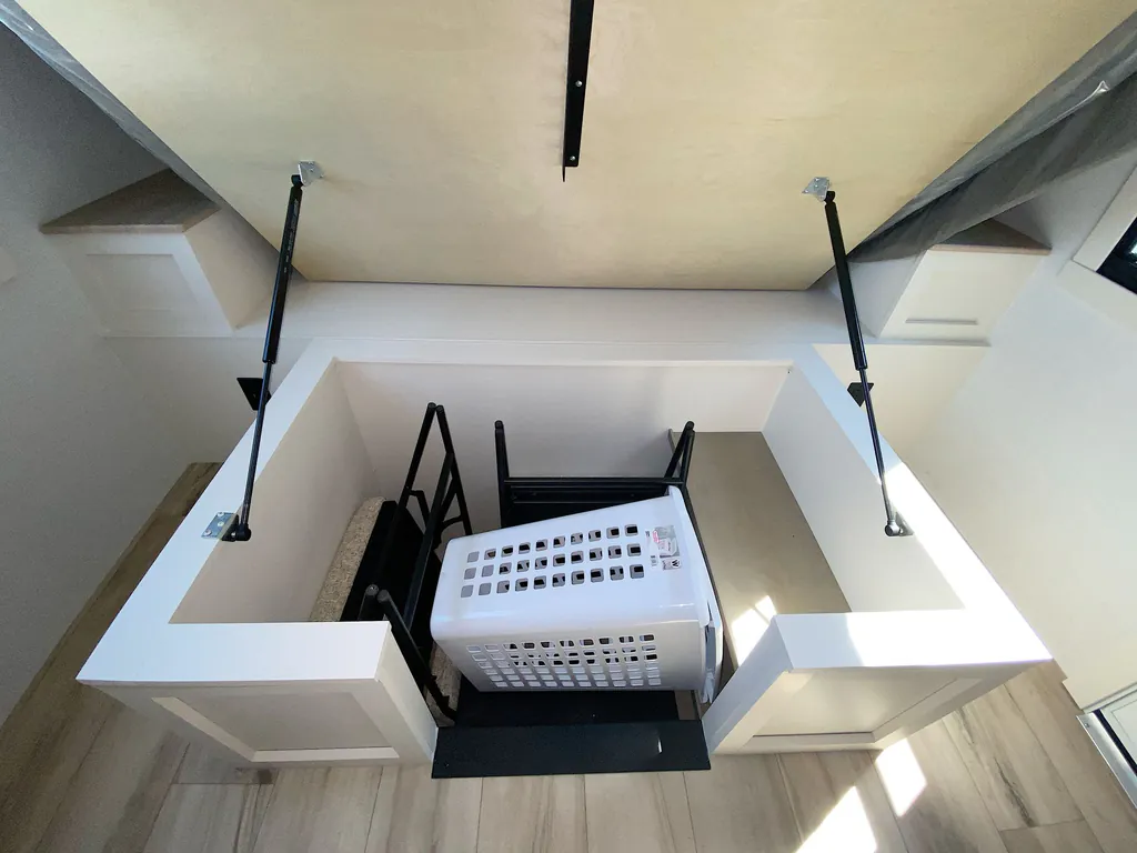 2026 Brinkley Model I 294, Photos photo 9