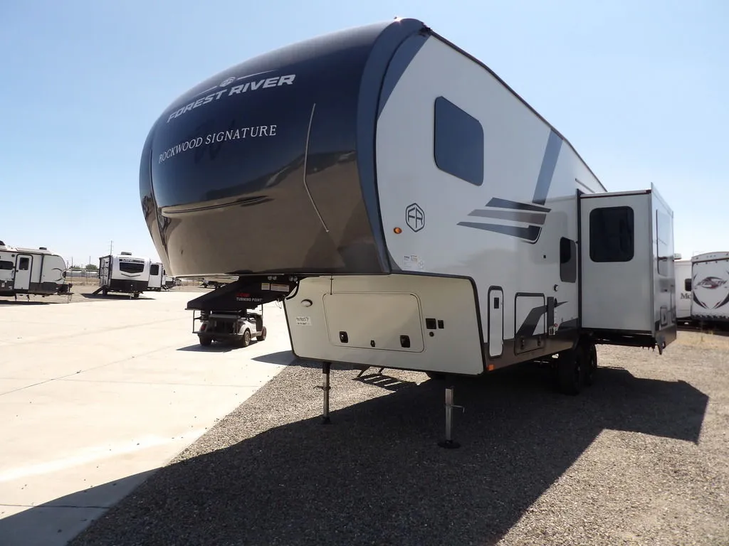 2025 Forest River Rockwood Signature R301RKS - Photo 3