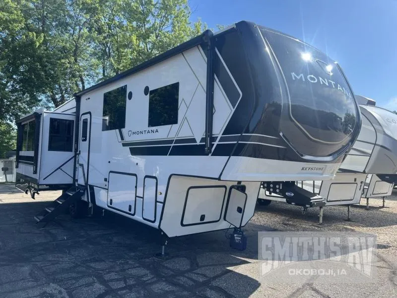 2026 Keystone Montana 3231CK - Photo 2
