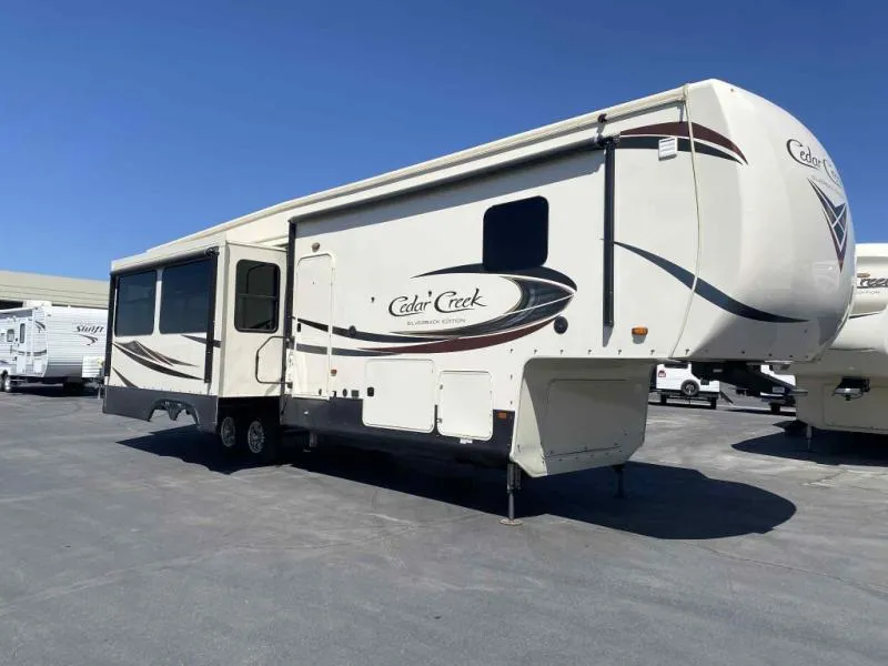 2020 Forest River Cedar Creek Silverback 33FK - Main photo