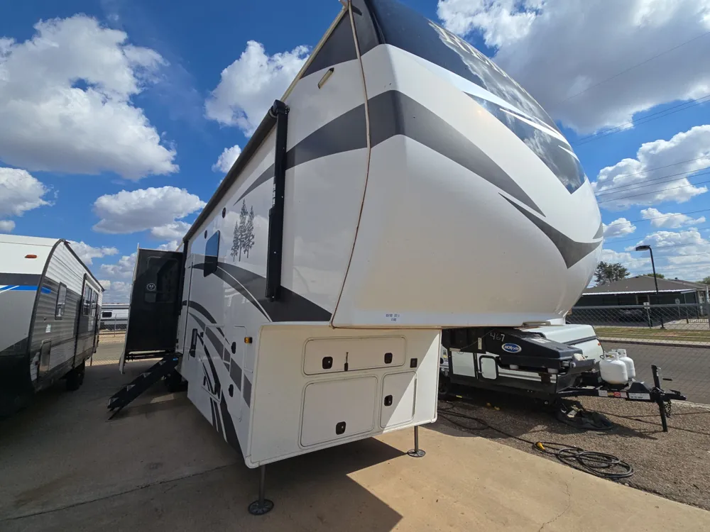 2021 CrossRoads Redwood RW4150RD - Photo 2