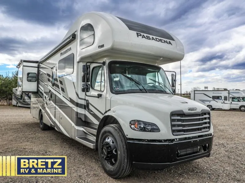 2026 Thor Motor Coach Pasadena 34XG - Photo 2