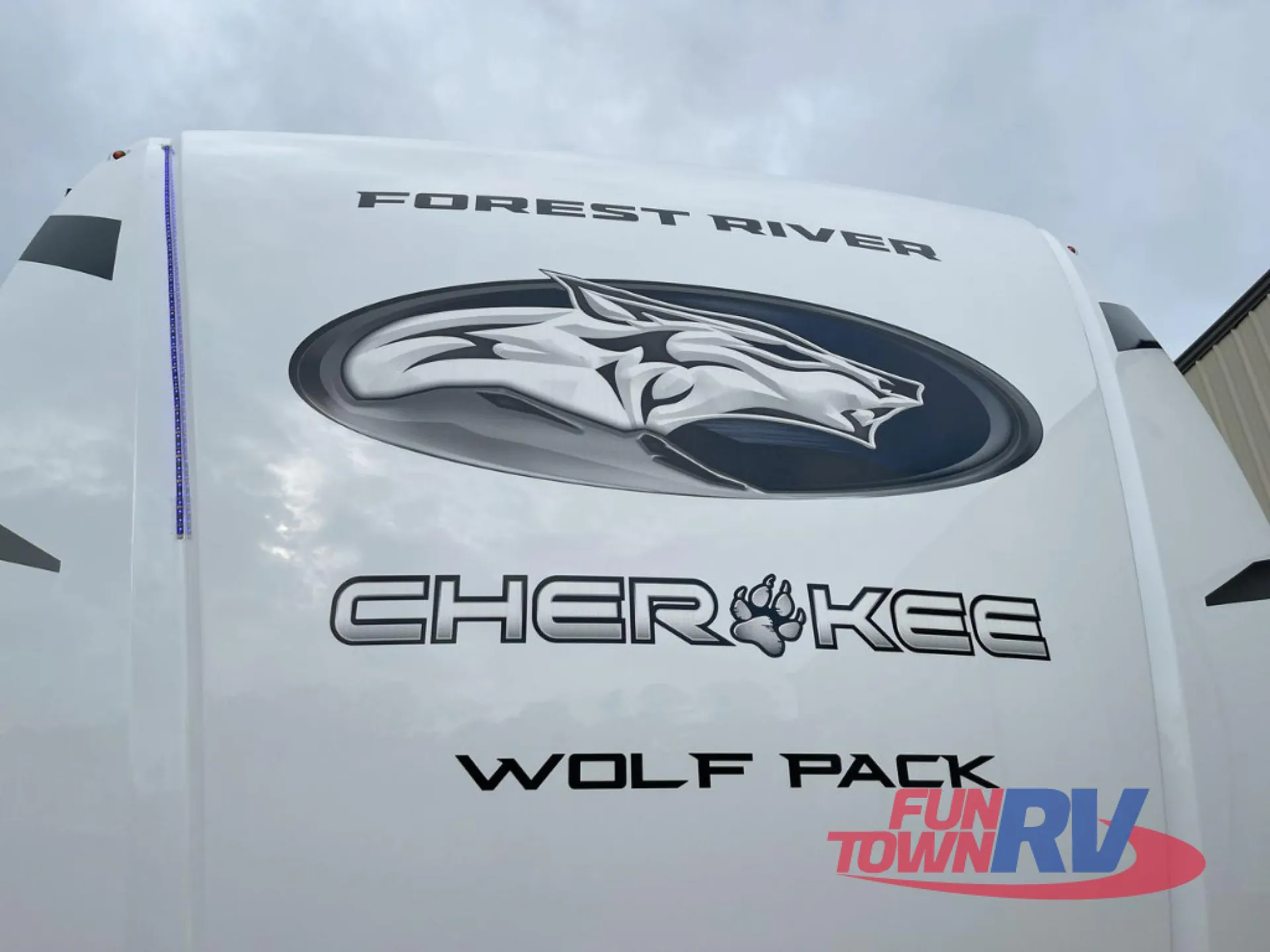 2025 Forest River Cherokee Wolf Pack 365PACK155 - Photo 3
