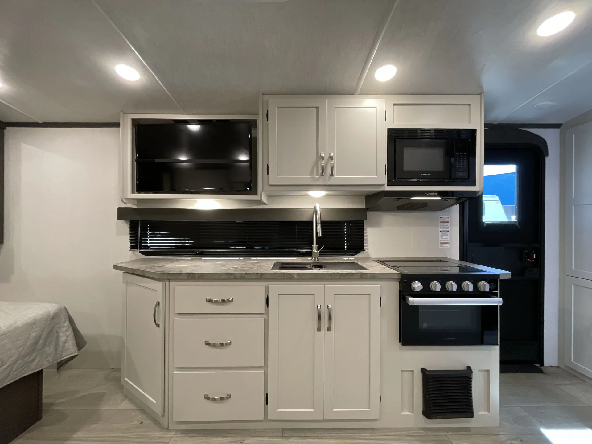2024 Keystone Cougar Half-Ton 1900RBWE — living area main